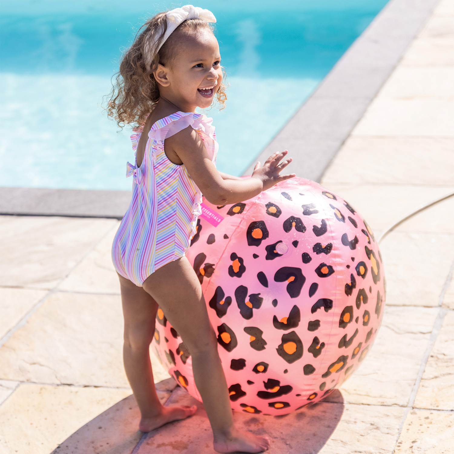 Swim Essentials | Wasserball mit Sprinkler Funktion 60cm | Rose Gold Leopard